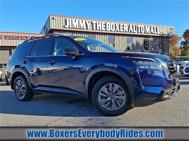 2025 Nissan Pathfinder SV