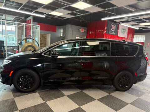 2025 Chrysler Pacifica Select