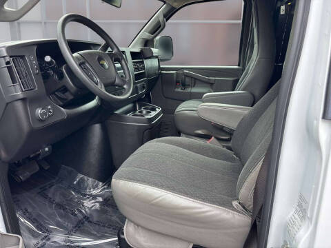 2024 Chevrolet Express 2500