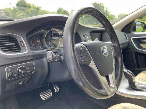 2017 Volvo V60 Cross Country T5 Premier