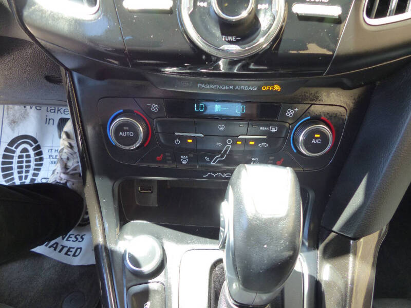2017 Ford Focus Titanium