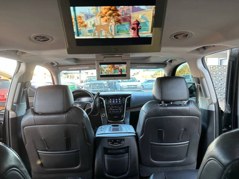 2018 Cadillac Escalade ESV Luxury