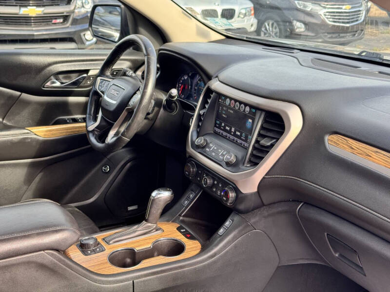 2017 GMC Acadia Denali