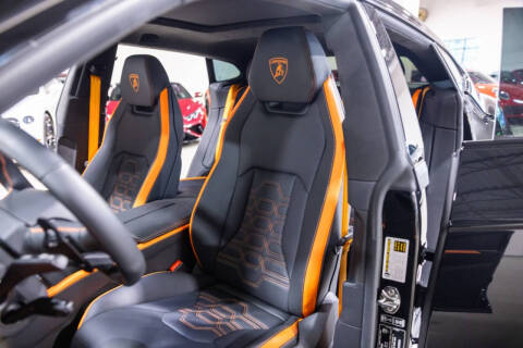 2025 Lamborghini Urus SE