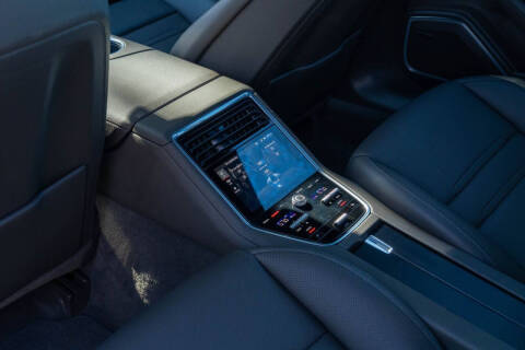2023 Porsche Panamera Platinum Edition