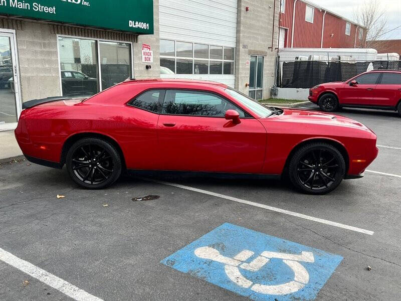 2016 Dodge Challenger SXT