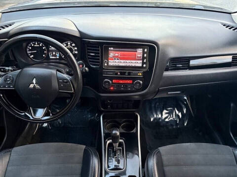 2019 Mitsubishi Outlander SE