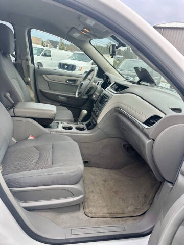 2017 Chevrolet Traverse LS