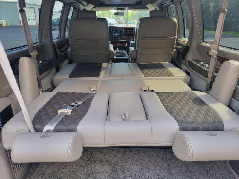 2023 GMC Savana 2500