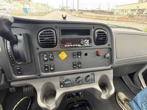 2020 Freightliner M2 106