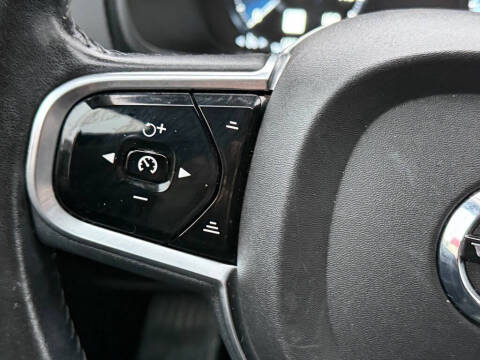 2016 Volvo XC90 T5 Momentum