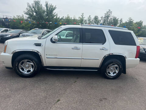 2008 Cadillac Escalade for sale at Los Arreglados Auto Sales in Worthington MN