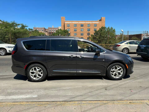 2017 Chrysler Pacifica for sale at BLS AUTO SALES LLC in Bronx NY