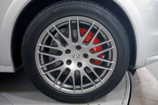 2014 Porsche Cayenne GTS