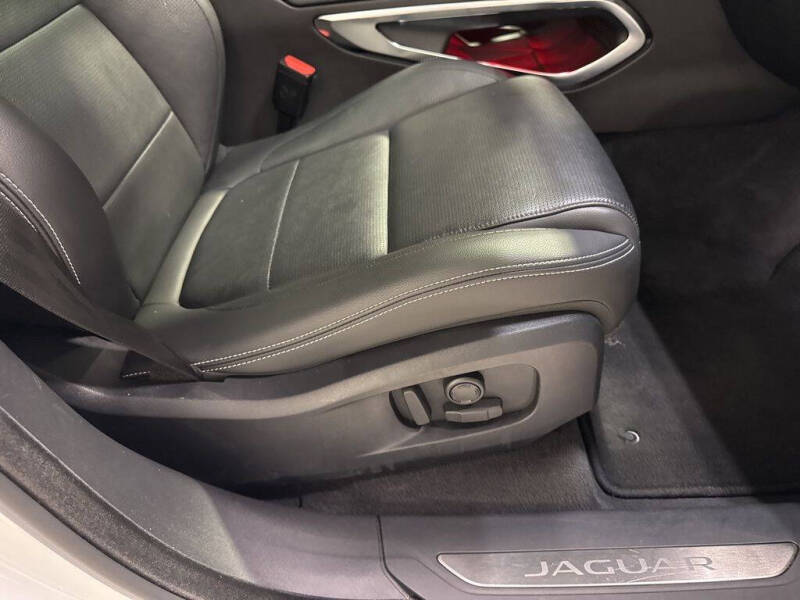 2025 Jaguar F-PACE P250 R-Dynamic S