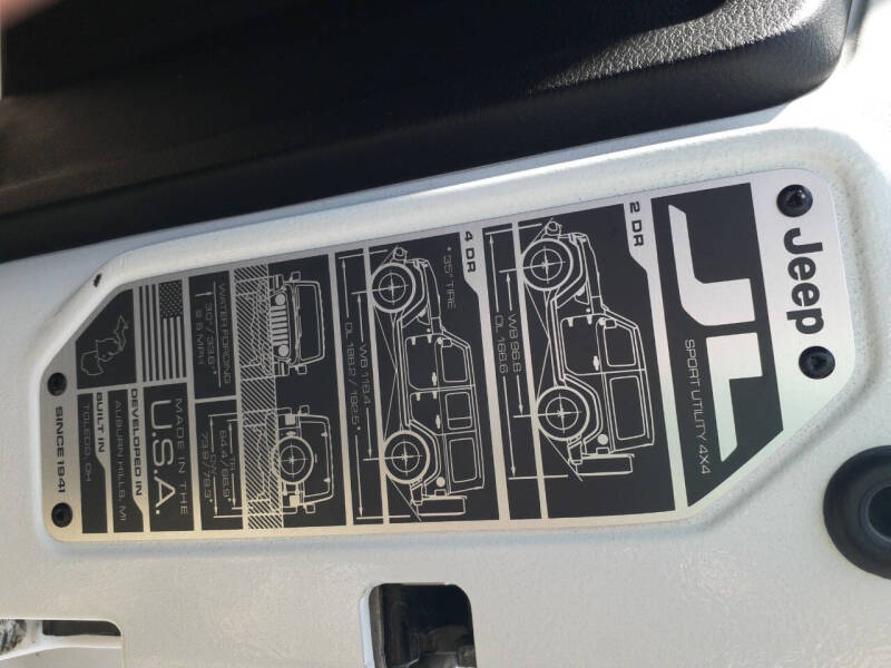 2023 Jeep Wrangler 2-Door Willys - Photo 11