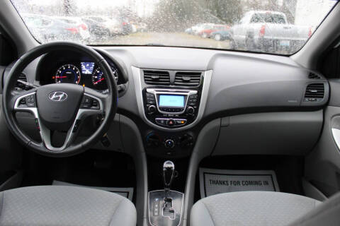 2012 Hyundai Accent SE