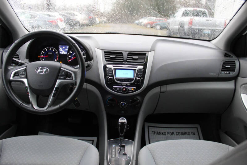2012 Hyundai Accent SE