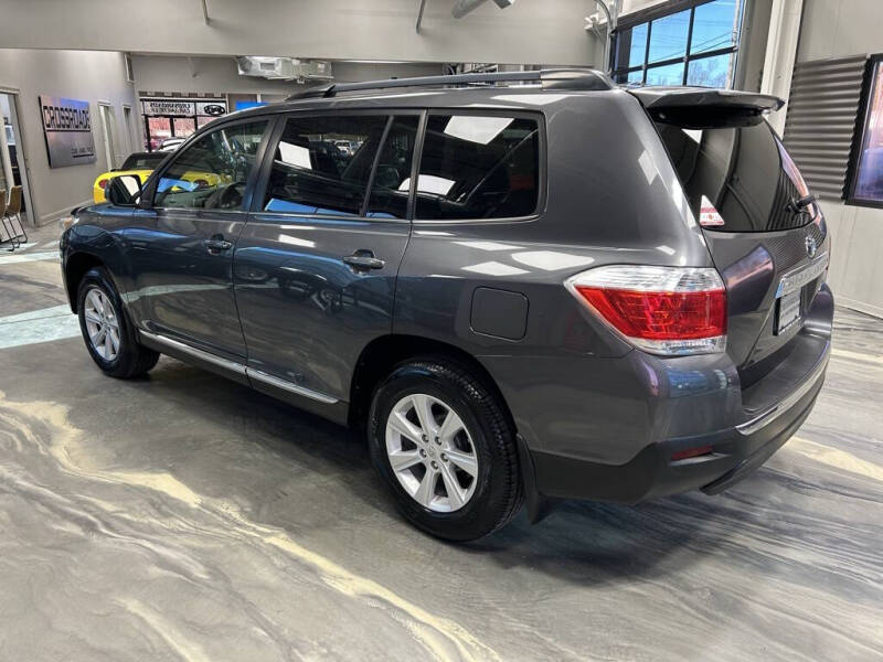 2011 Toyota Highlander SE