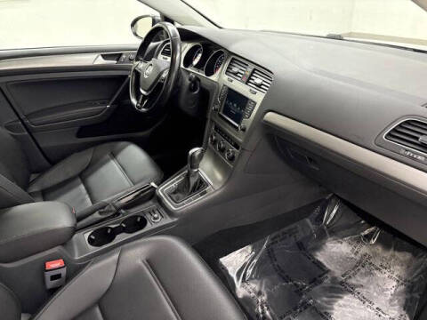 2017 Volkswagen Golf TSI Wolfsburg Edition