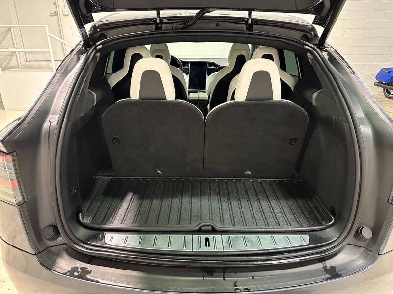 2019 Tesla Model X Standard Range