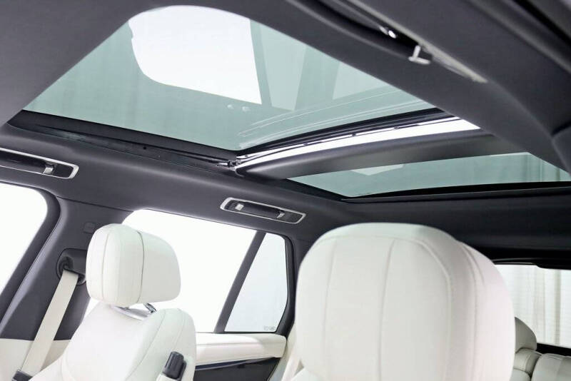 2025 Land Rover Range Rover P530 SE