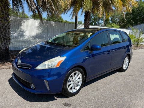 2014 Toyota Prius v Five