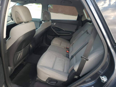 2017 Hyundai Santa Fe SE