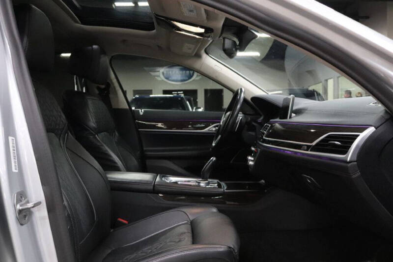 2020 BMW 7 Series 740i