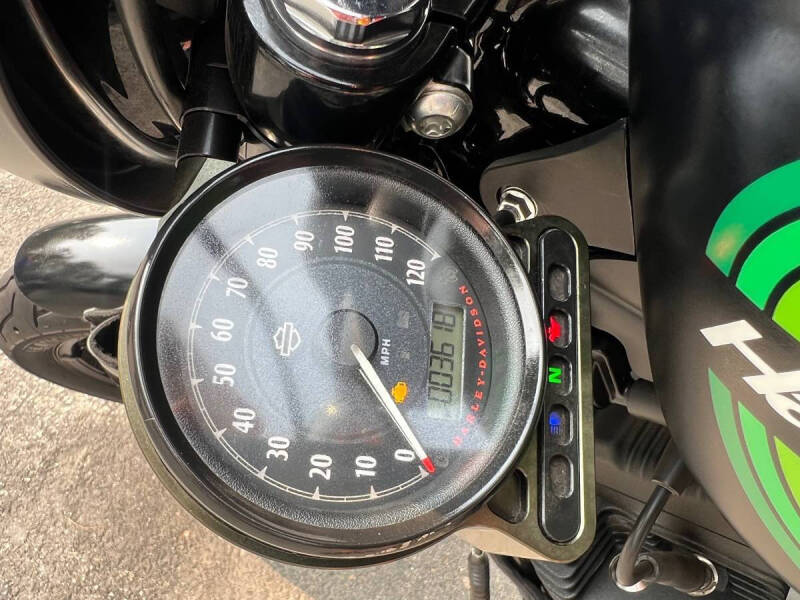 2021 Harley-Davidson IRONe12