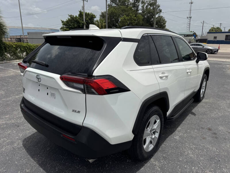 2019 Toyota RAV4 XLE