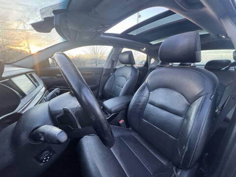 2017 Kia Cadenza Technology