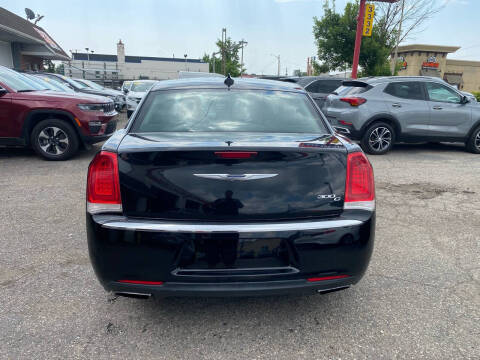 2016 Chrysler 300 C