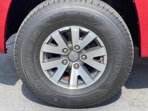 2009 Mitsubishi Raider LS