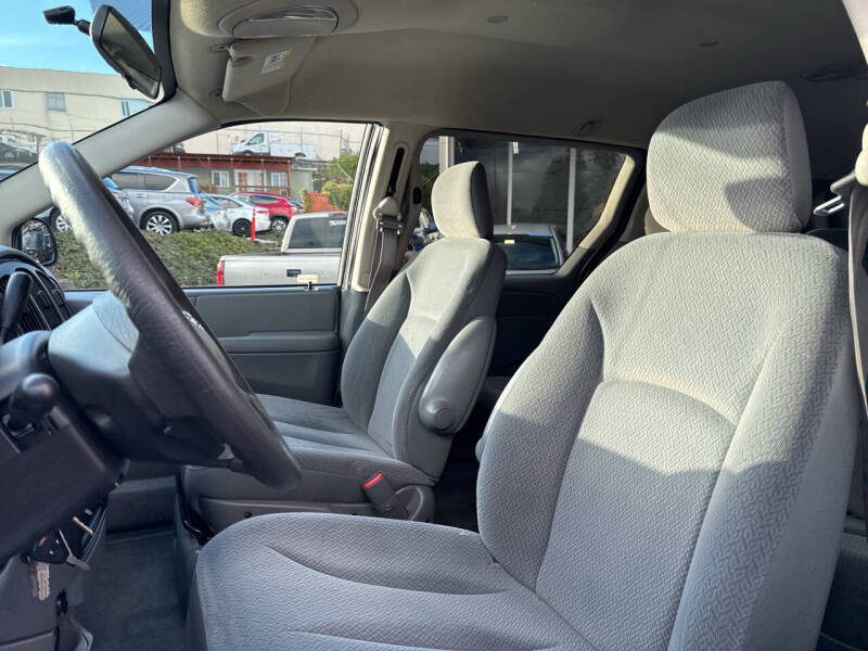 2005 Dodge Caravan SXT