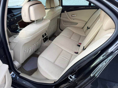 2009 BMW 5 Series 528i
