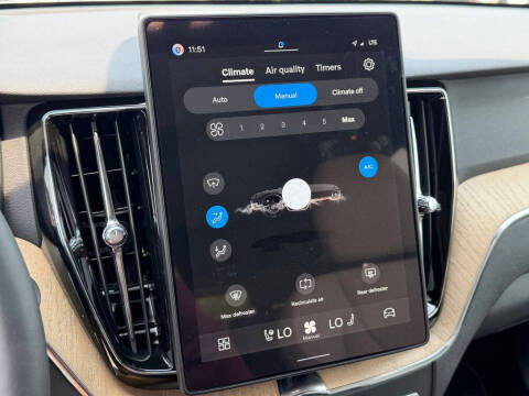 2026 Volvo XC60 T8 Plus