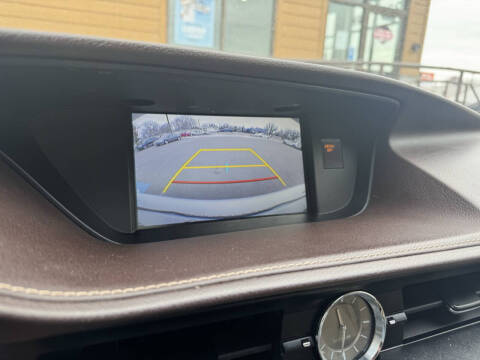 2016 Lexus ES 300h