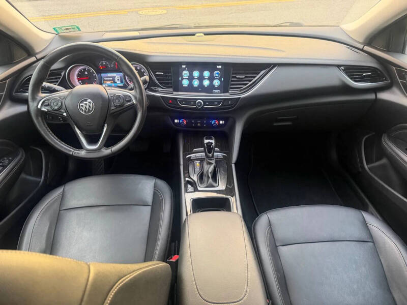 2018 Buick Regal Sportback Essence