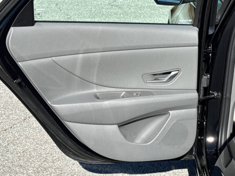 2025 Hyundai Elantra SEL Convenience