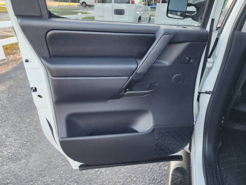 2011 Nissan Titan SL