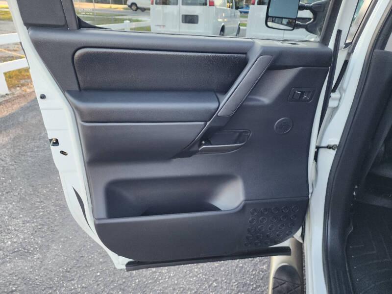 2011 Nissan Titan SL