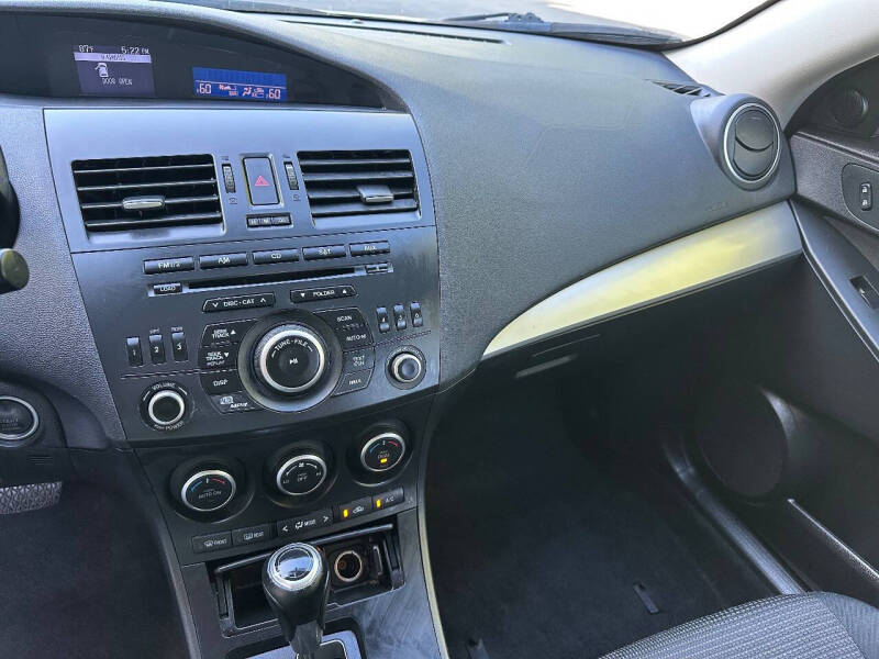 2013 Mazda MAZDA3 i Touring
