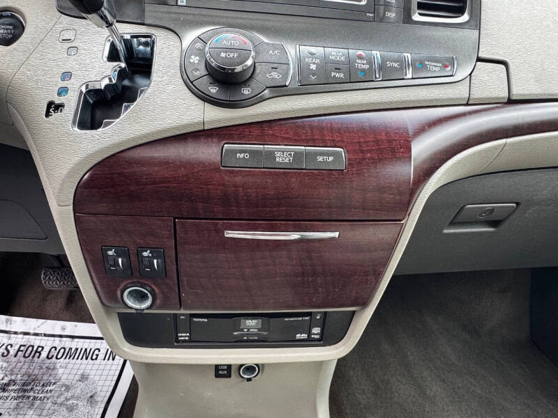 2013 Toyota Sienna Limited 7-Passenger