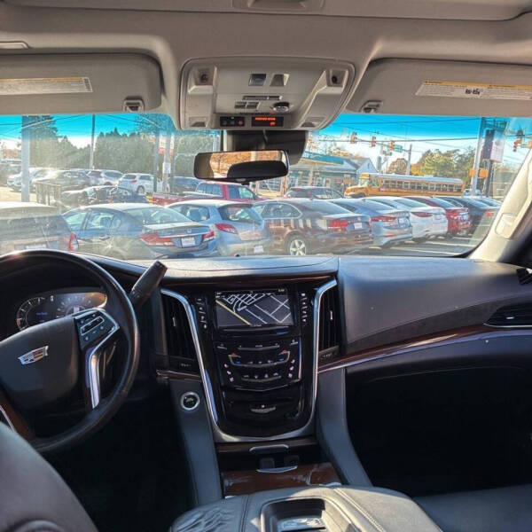 2018 Cadillac Escalade Luxury