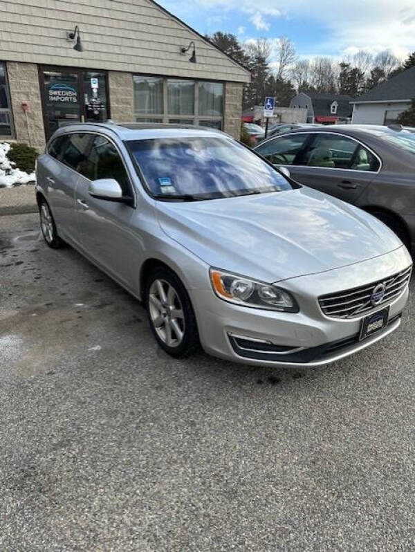 2016 Volvo V60 Premier's photo