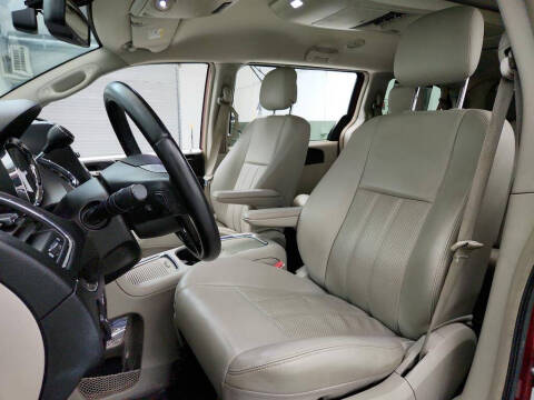 2013 Chrysler Town and Country Touring-L