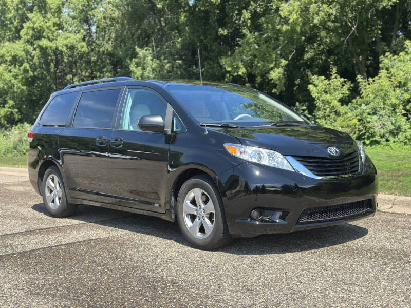 2013 Toyota Sienna LE 8-Passenger