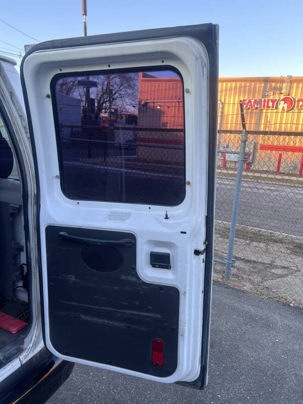 2011 Ford E-Series E-150 XLT