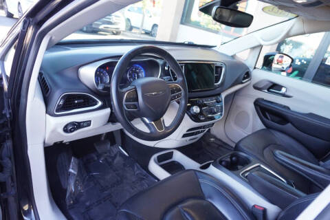 2022 Chrysler Pacifica Touring L